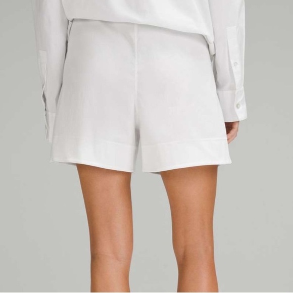 lululemon athletica White Cotton-Blend Poplin High-Rise Shorts-4" - Picture 2 of 6